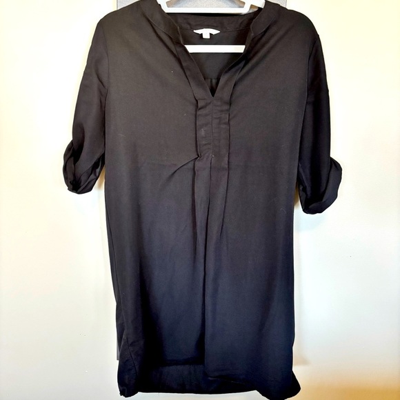 Max Studio Dresses & Skirts - Max Studio Black V-Neck Dress - size M